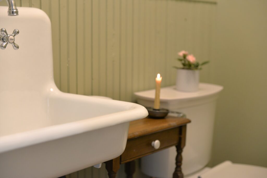 farmhouse sink, vintage cast iron farmhouse sink