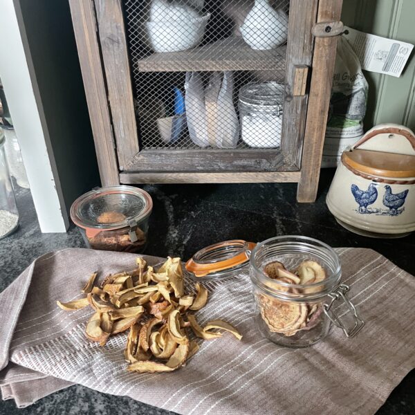 Dehydrated apples