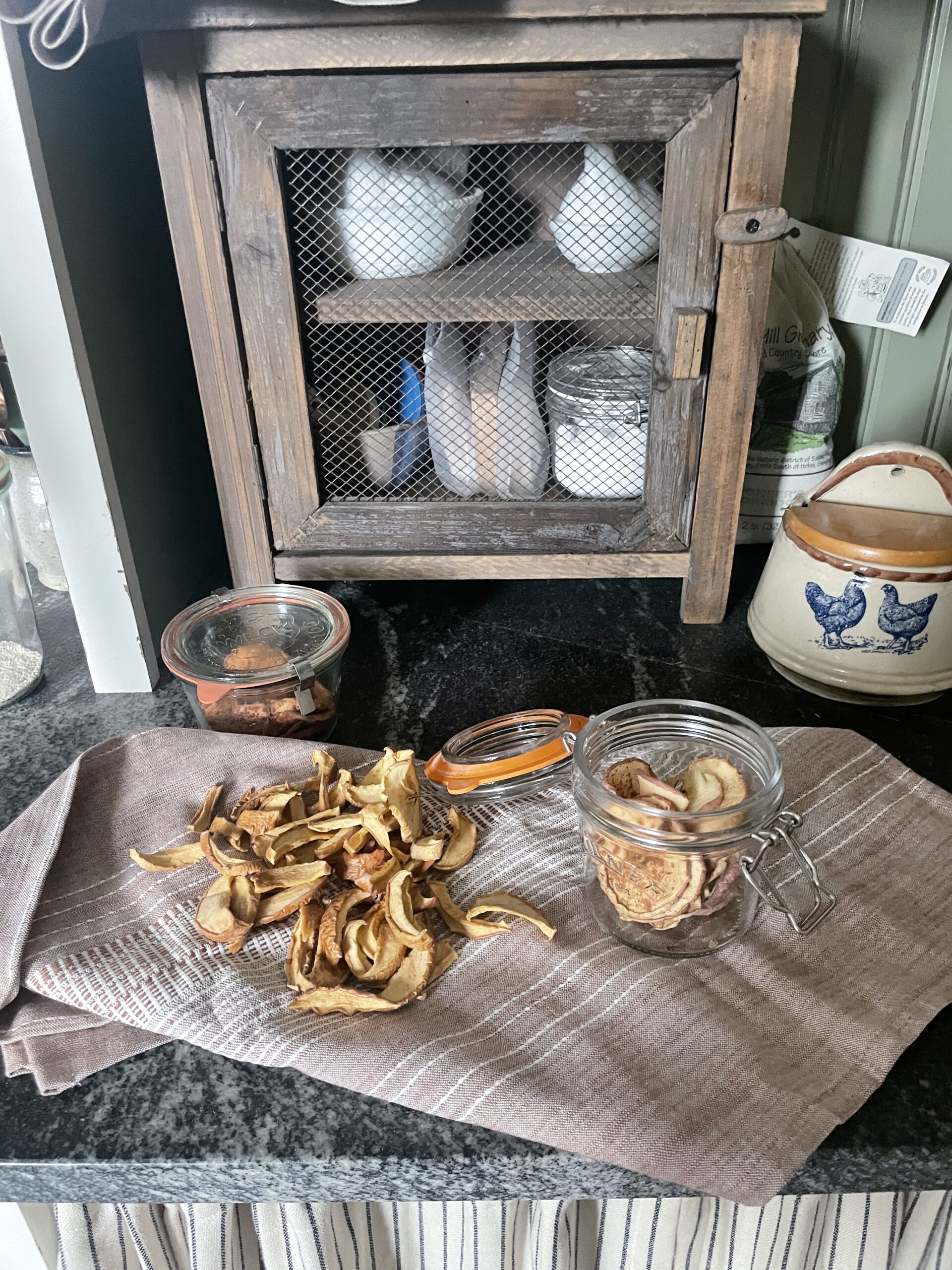 Dehydrated apples