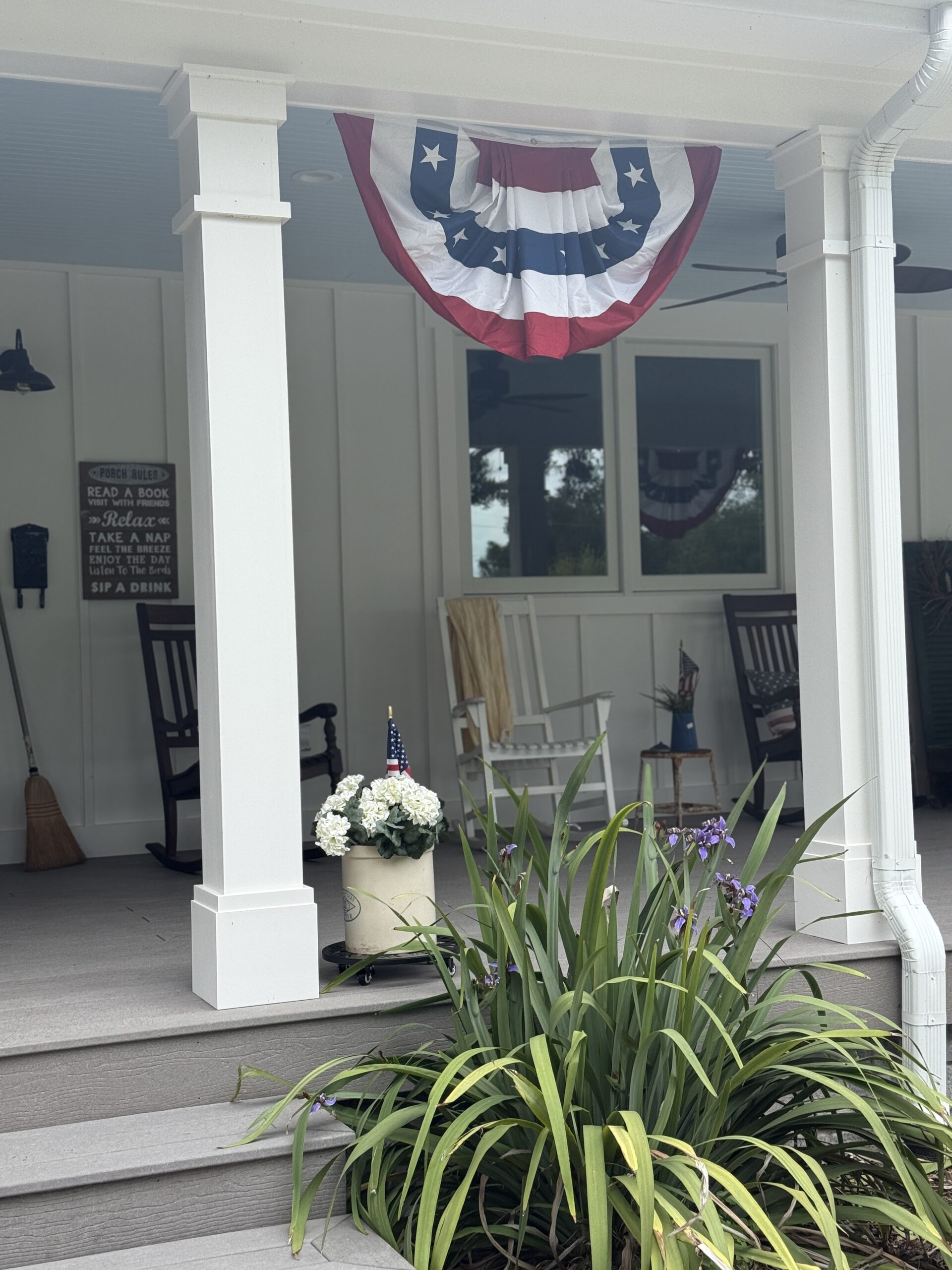 How to Hang a Patriotic Flag Bunting