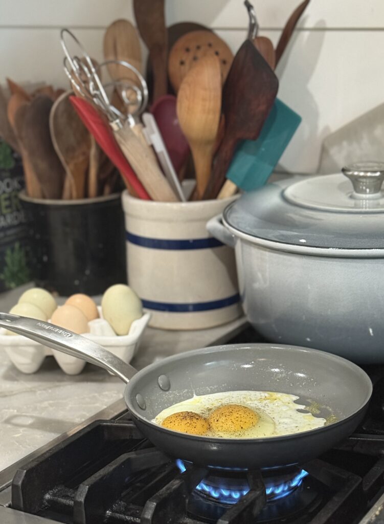 Non-toxic skillet cookware