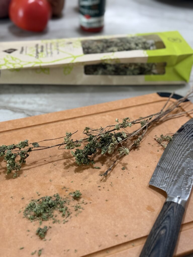 Organic dried oregano