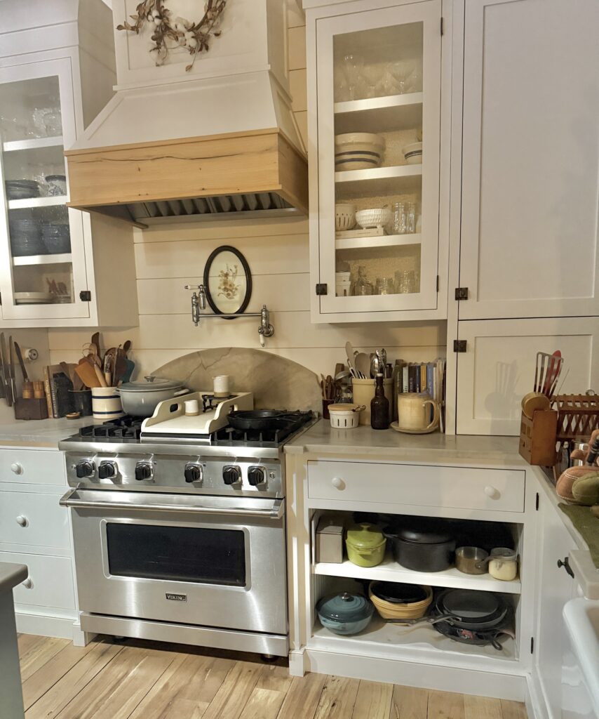 Cast iron dutch ovens and skillets