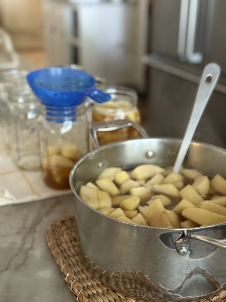 How to can sliced apples 