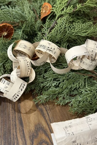 Christmas DIY Paper Chain Garland