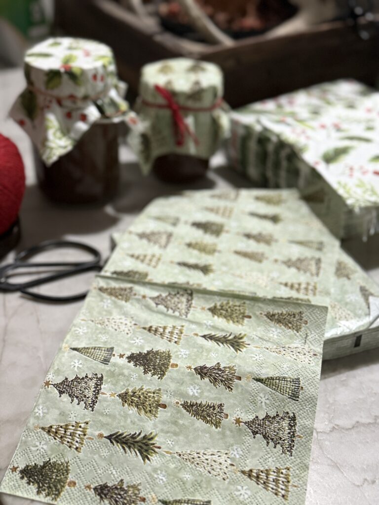 paper napkin cozy homemade Christmas gifts 