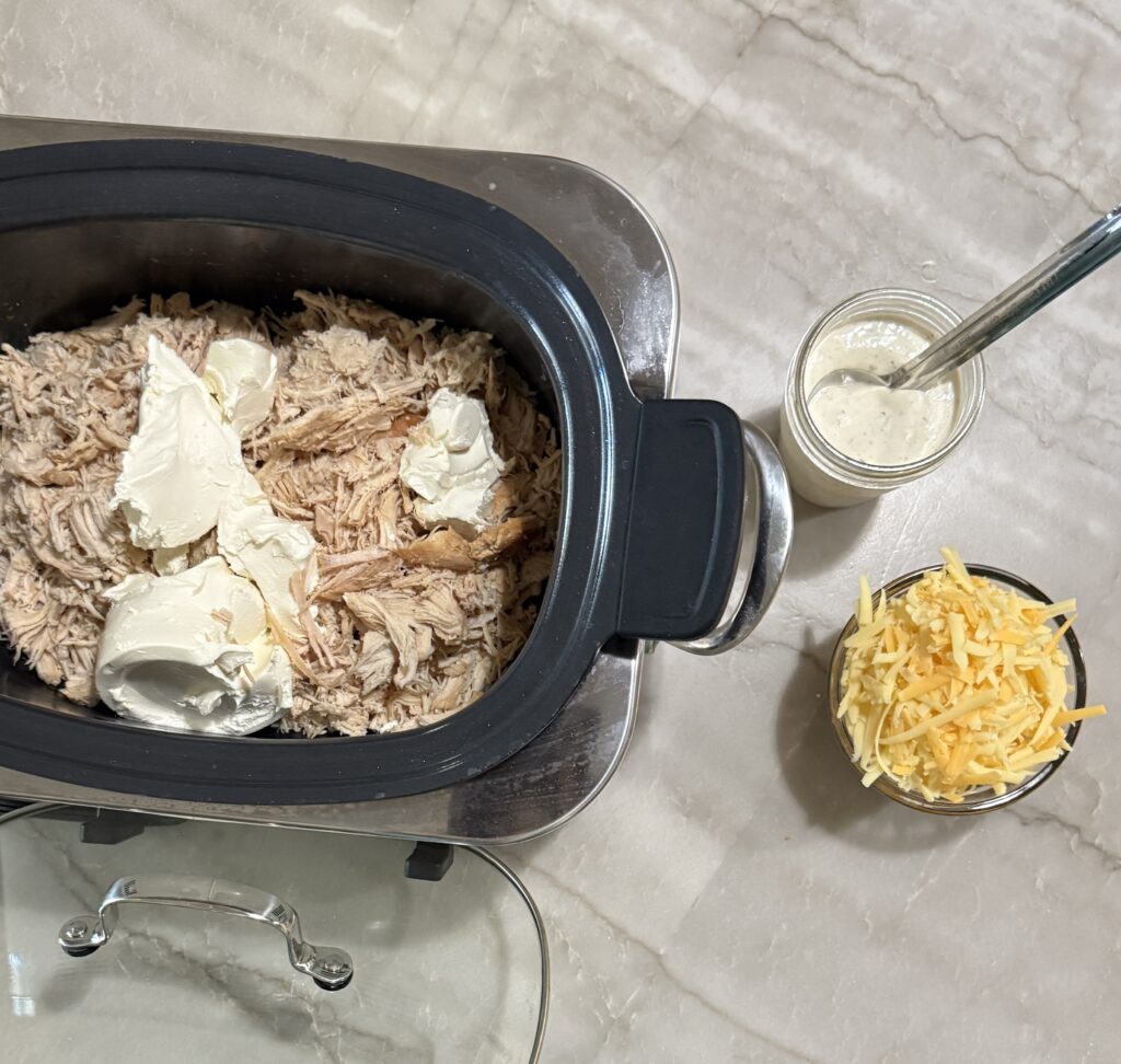 Slow-cooker Hot chicken dip