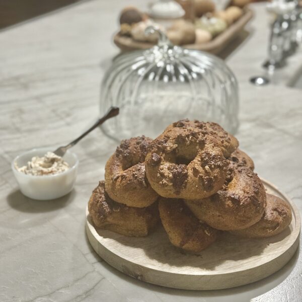 Pumpkin spice crunch bagels