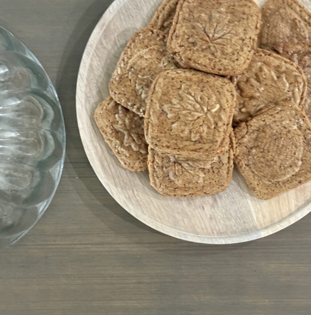 Fall spice shortbread cookies