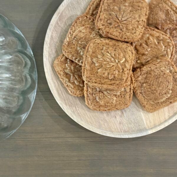 Fall spice shortbread cookies