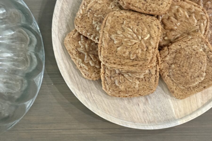 Fall spice shortbread cookies