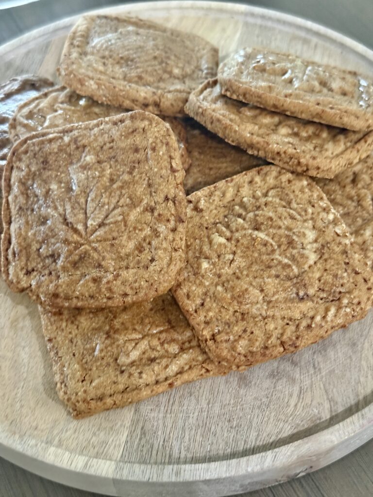 Fall spice shortbread cookies